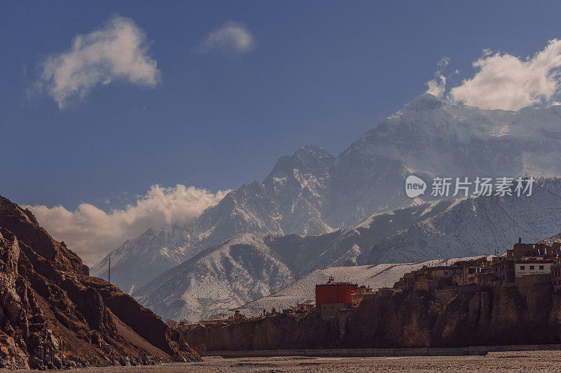 尼泊尔，Mustang，喜马拉雅山，Kagbeni, Kali Gandaki的山地景观